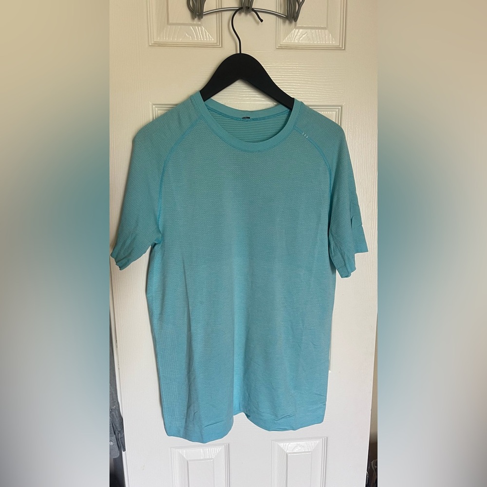 lululemon Men’s Metal Vent Tech 2.0 Medium Blue Team